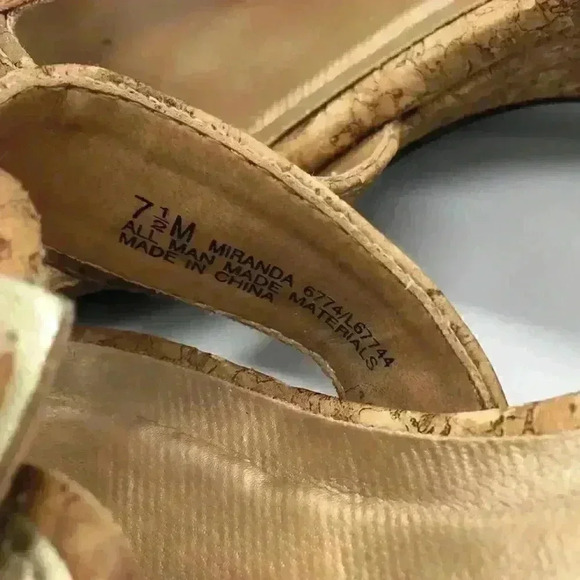 CORAL Bay Gold/Cork Slides w/3” Heel Size … - Picture 5 of 5